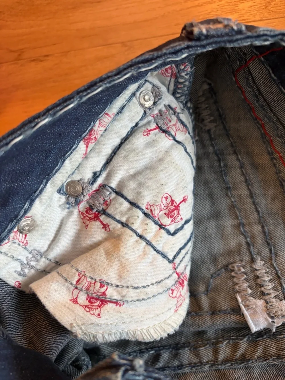 True Religion Women's Indigo Skinny Jeans with Signature Back Pocket - Picture 6 of 9